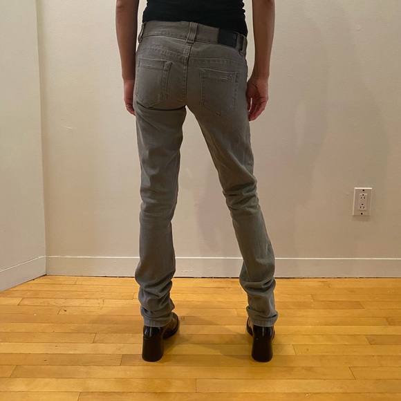 🔷Guess Gray jeans🔷 - Picture 2 of 6
